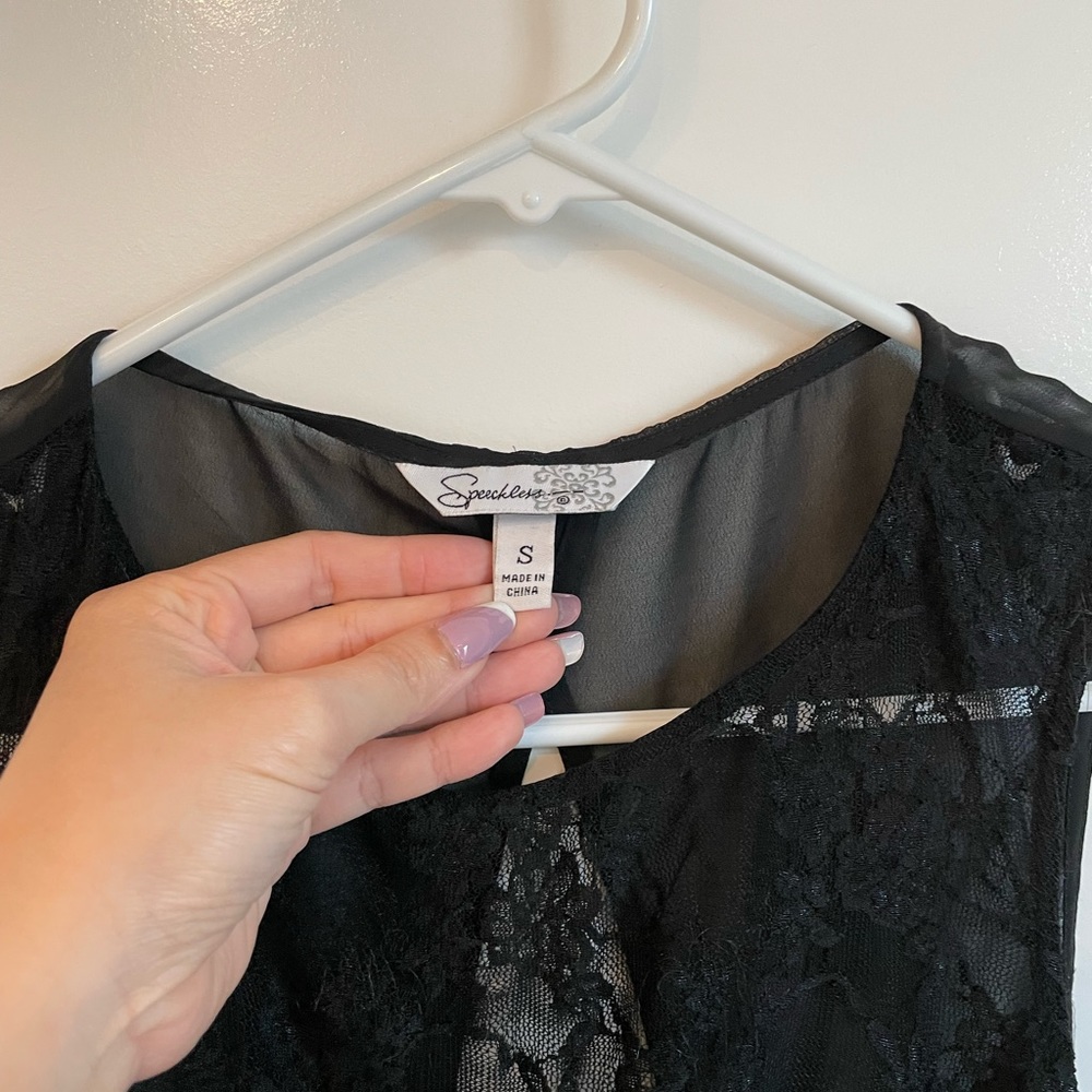 Cut-out back black dress - Picture 8 of 8